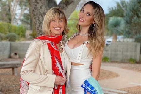 Chloe Lattanzi on Grief and Keeping Olivia Newton.